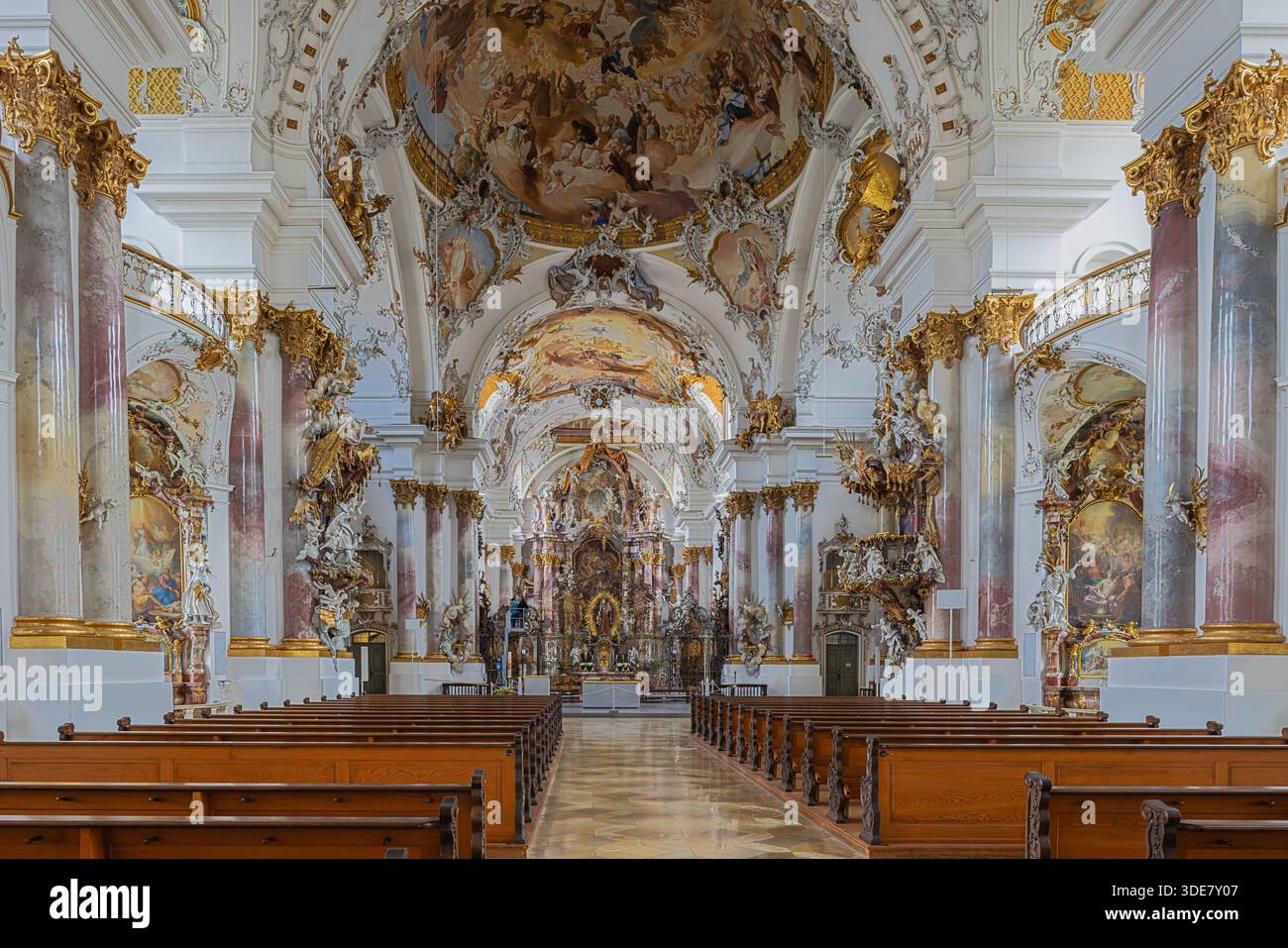 L'intérieur richement décoré de l'église abbatiale de Zwiefalten, un ancien monastère bénédictin Banque D'Images
