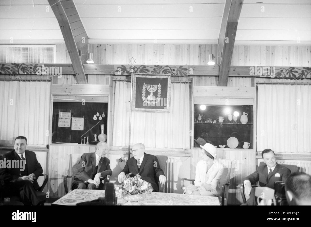 Israels Staatspräsidenten Salman Schasar BEI einem Gespräch mit Konrad Adenauer BEI dessen Besuch in Israel im mai 1966. Banque D'Images
