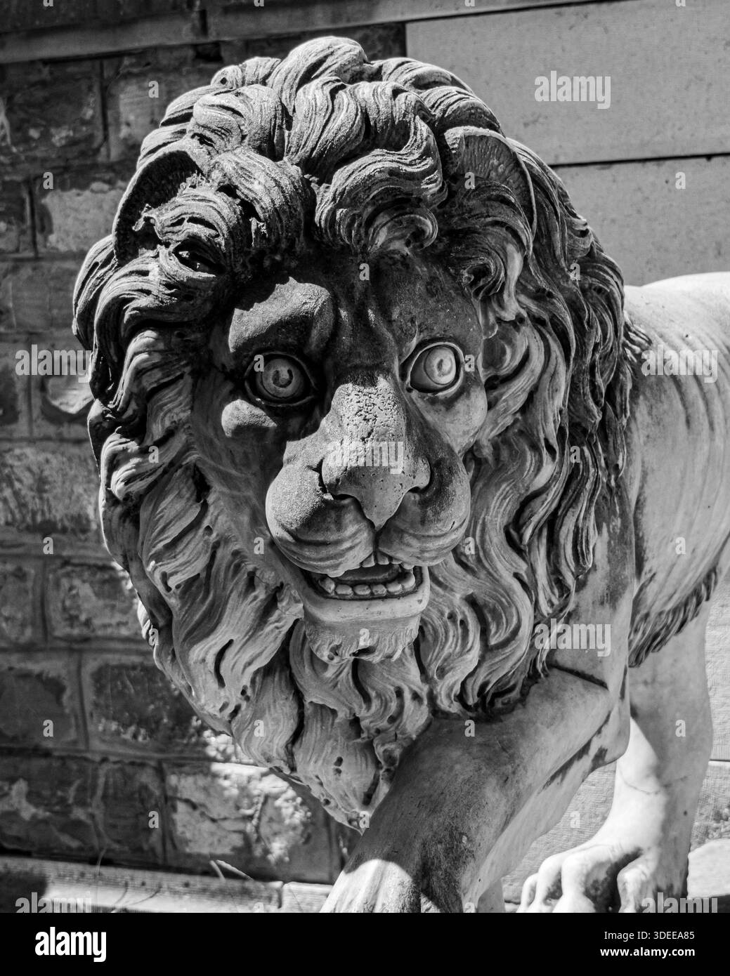Statue du lion au château de Peles, Roumanie Banque D'Images