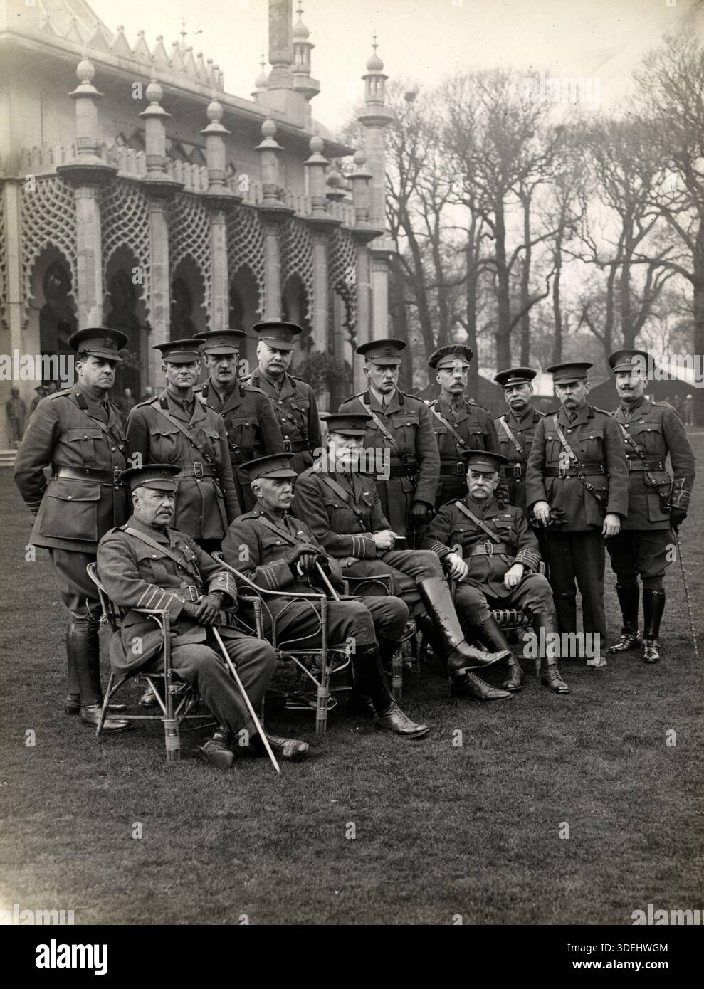 Le personnel médical de l'hôpital général pour les troupes indiennes au pavillon Brighton au Royaume-Uni en 1915. Photographe : H. D. Girdwood. Banque D'Images