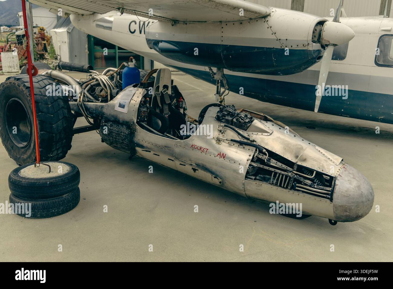 Véhicule terrestre expérimental propulsé par jet de fusée Banque D'Images