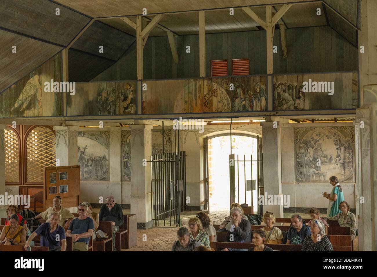 La chapelle de l'île Royale, la plus grande des îles du Salut, en Guyane française, a été décorée par l'artiste condamné Francis Lagrange. Banque D'Images