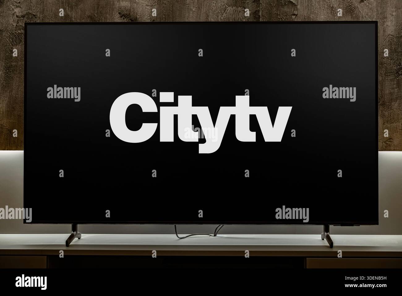 POZNAN, POL - nov 25, 2025 : téléviseur à écran plat affichant le logo de Citytv Banque D'Images