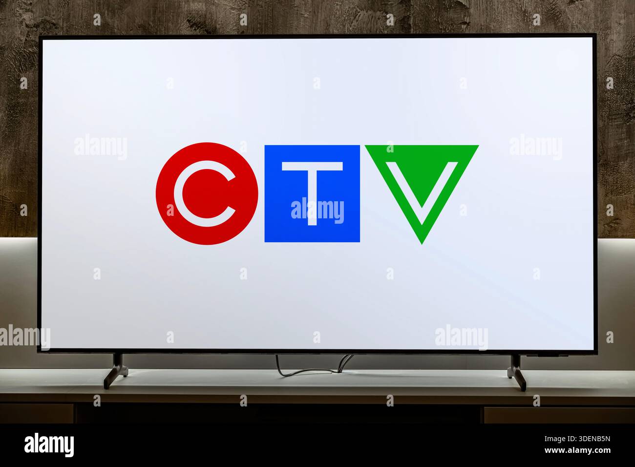 POZNAN, POL - nov 25, 2025 : téléviseur à écran plat affichant le logo de CTV Television Network Banque D'Images