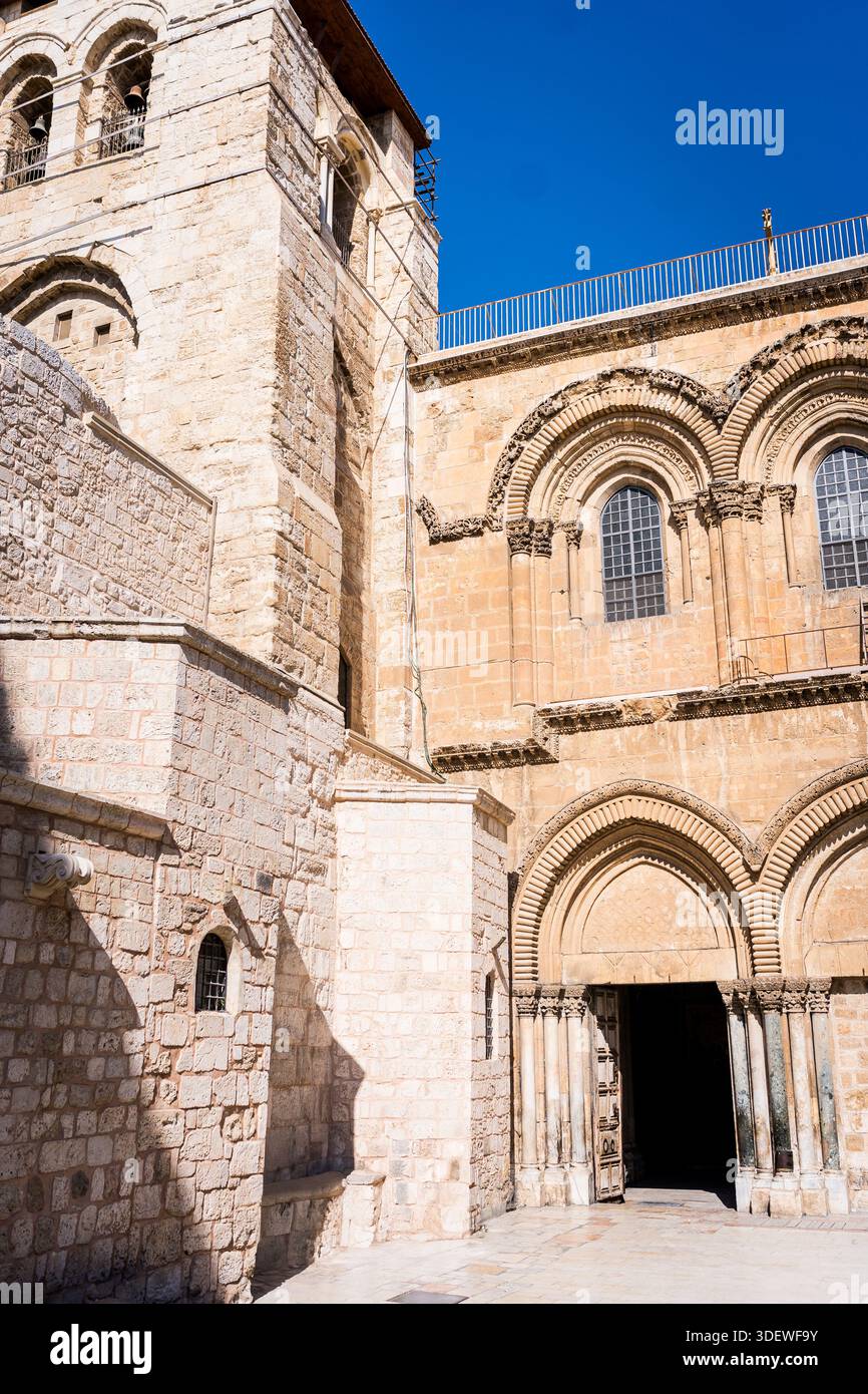Vue de l'entrée de l'église du Saint-Sépulcre à Jérusalem Banque D'Images