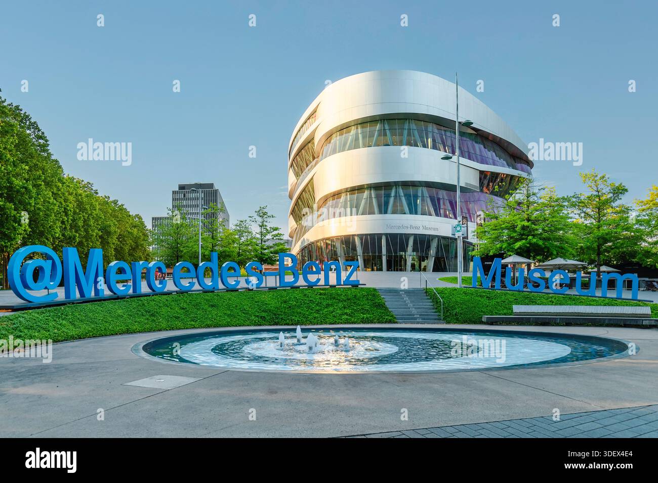 Musée Mercedes Benz, Stuttgart, Bade-Wurtemberg, Allemagne Banque D'Images