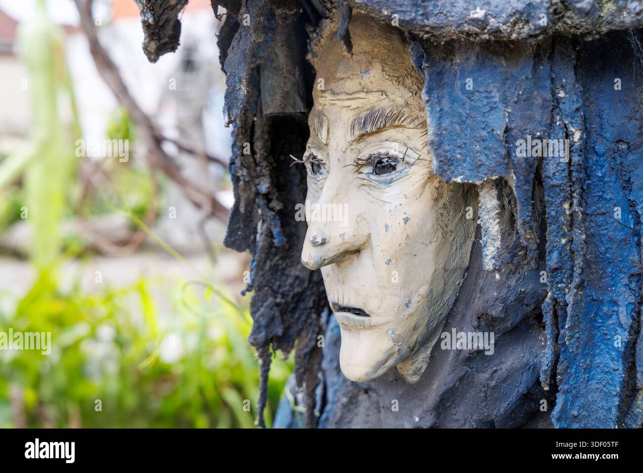 Visage de modèle d'une sorcière dans la ville d'OVNI, Guarau, Brésil Banque D'Images