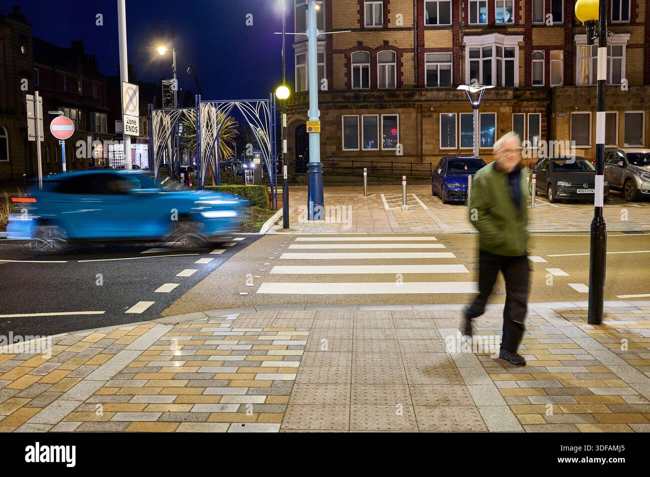 Passage piéton la nuit, place St Annes (route St Annes Ouest) Banque D'Images