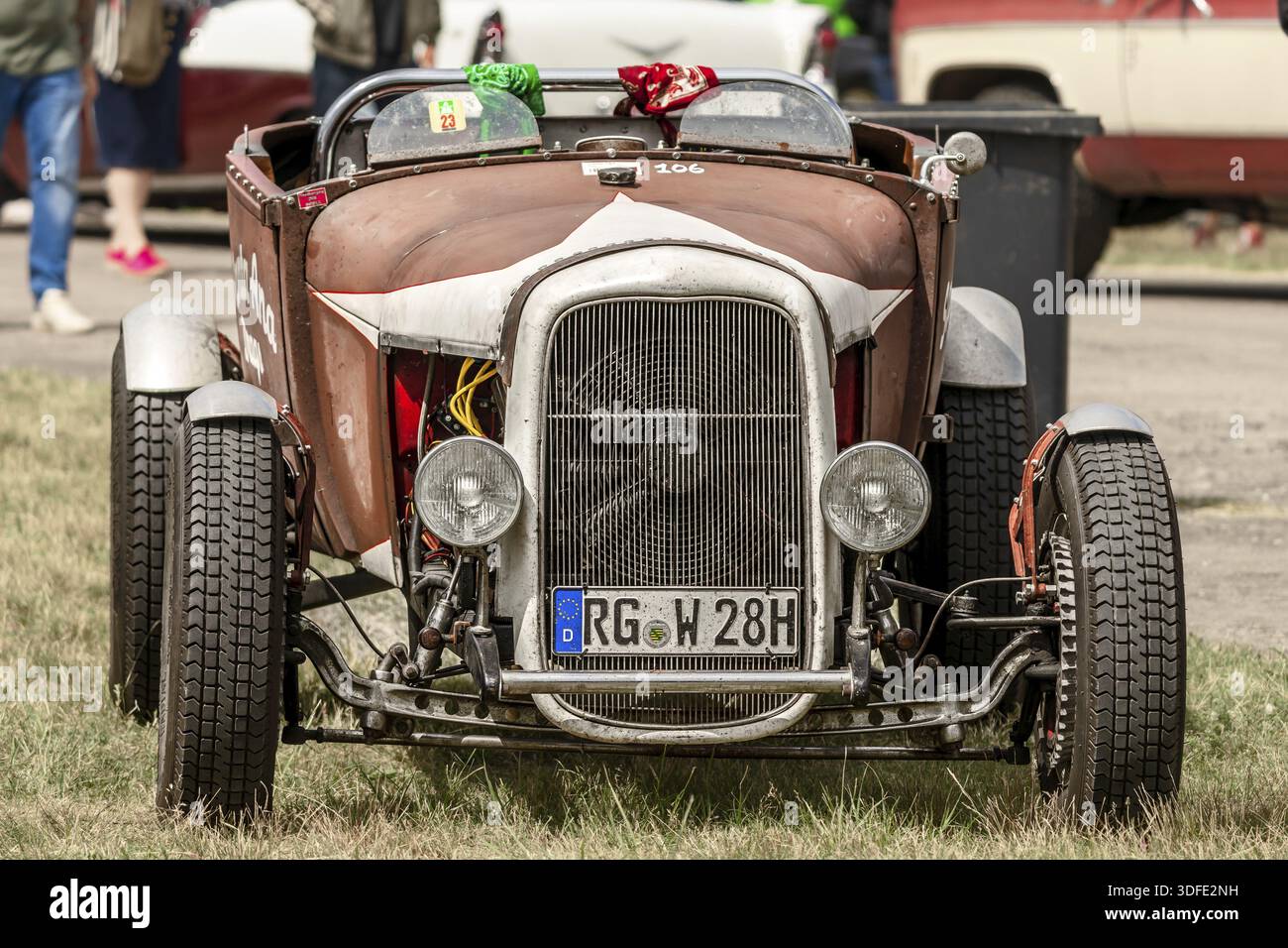 FINOWFURT, ALLEMAGNE - 11 MAI 2024 : le hot Rod personnalisé. Ouverture de la saison du Festival Race 61 Banque D'Images