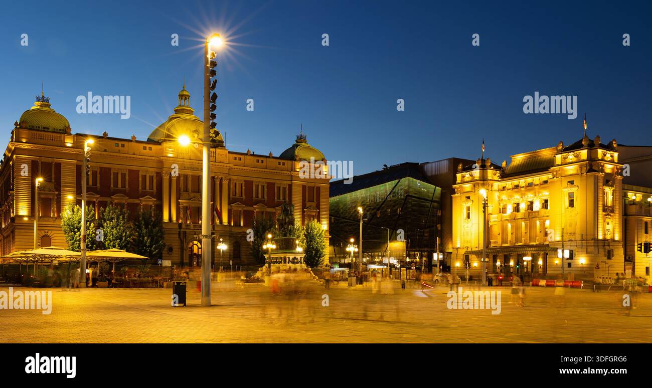 Vue en soirée d'été de la place de la République à Belgrade, Serbie Banque D'Images