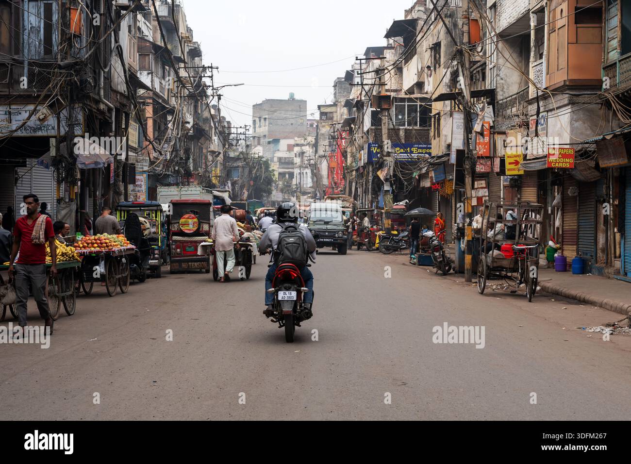 Old Delhi, Delhi, Inde - 31 octobre 2025 : vue sur la rue à Old Delhi en Inde. Banque D'Images