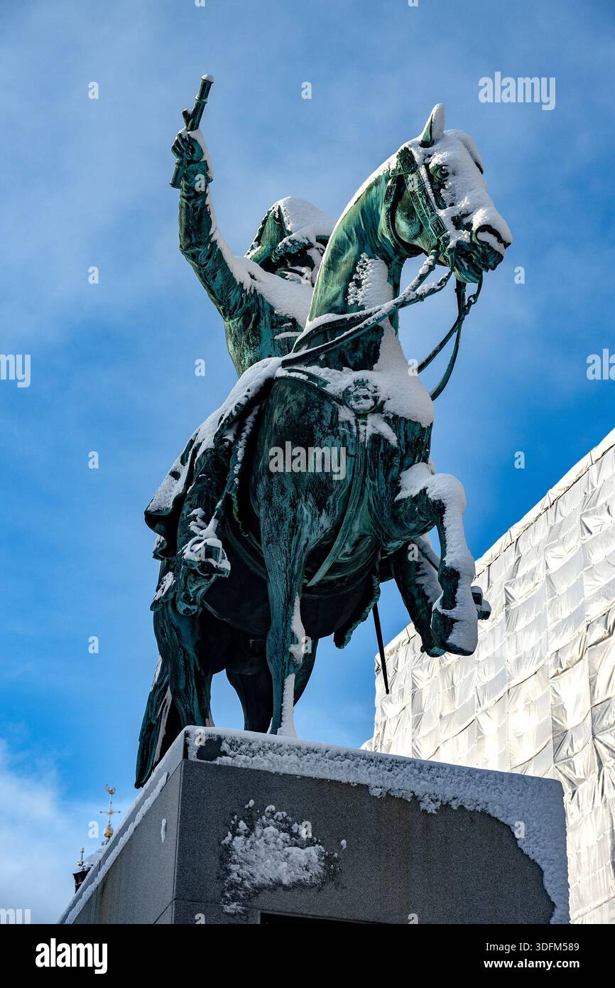 Roi Karl XIV Johan sur un cheval de guerre. Banque D'Images