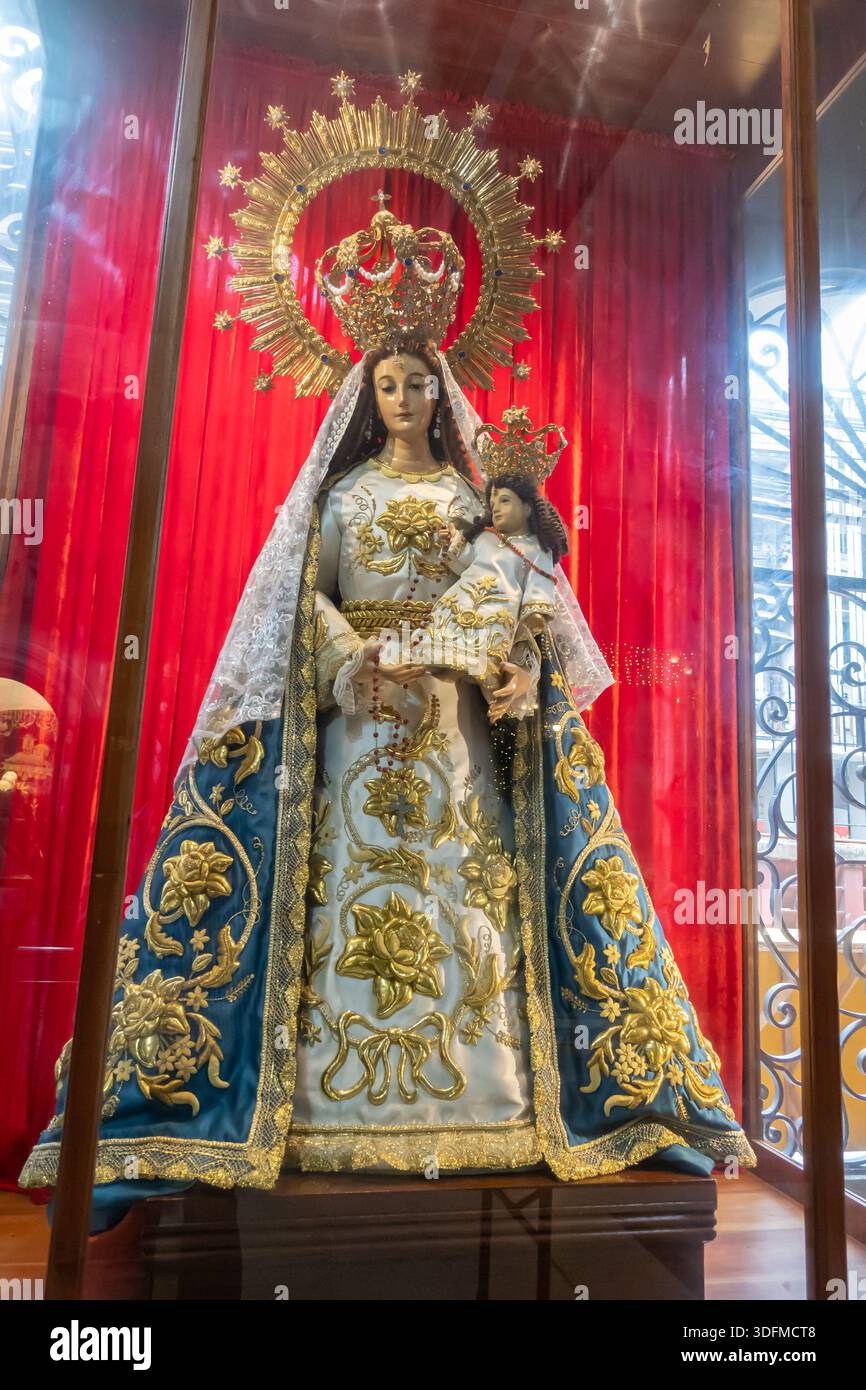 Nuestra Senora del Santissimo Rosario, dans la Basilique Minore del Santo Nino de Cebu, la plus ancienne église des Philippines Banque D'Images