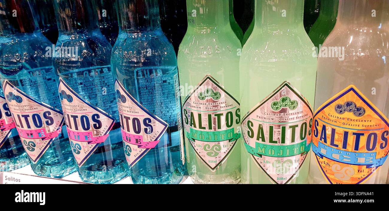 Salitos est une marque de boissons populaire sud-américaine, connue principalement pour sa boisson mixte à base de bière aromatisée à la tequila, au citron et au citron vert. Banque D'Images