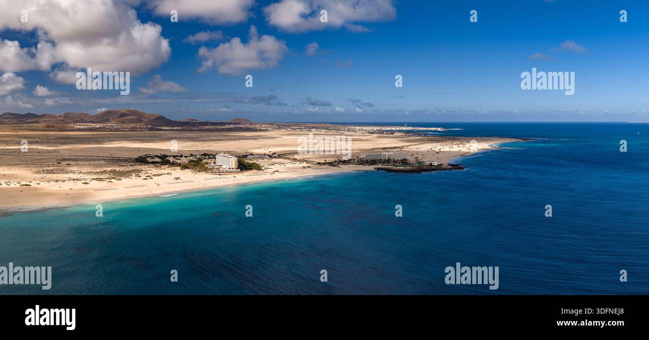 Vue aérienne de la côte de Fuerteventura près de Playa del Bajo de la Burra Banque D'Images