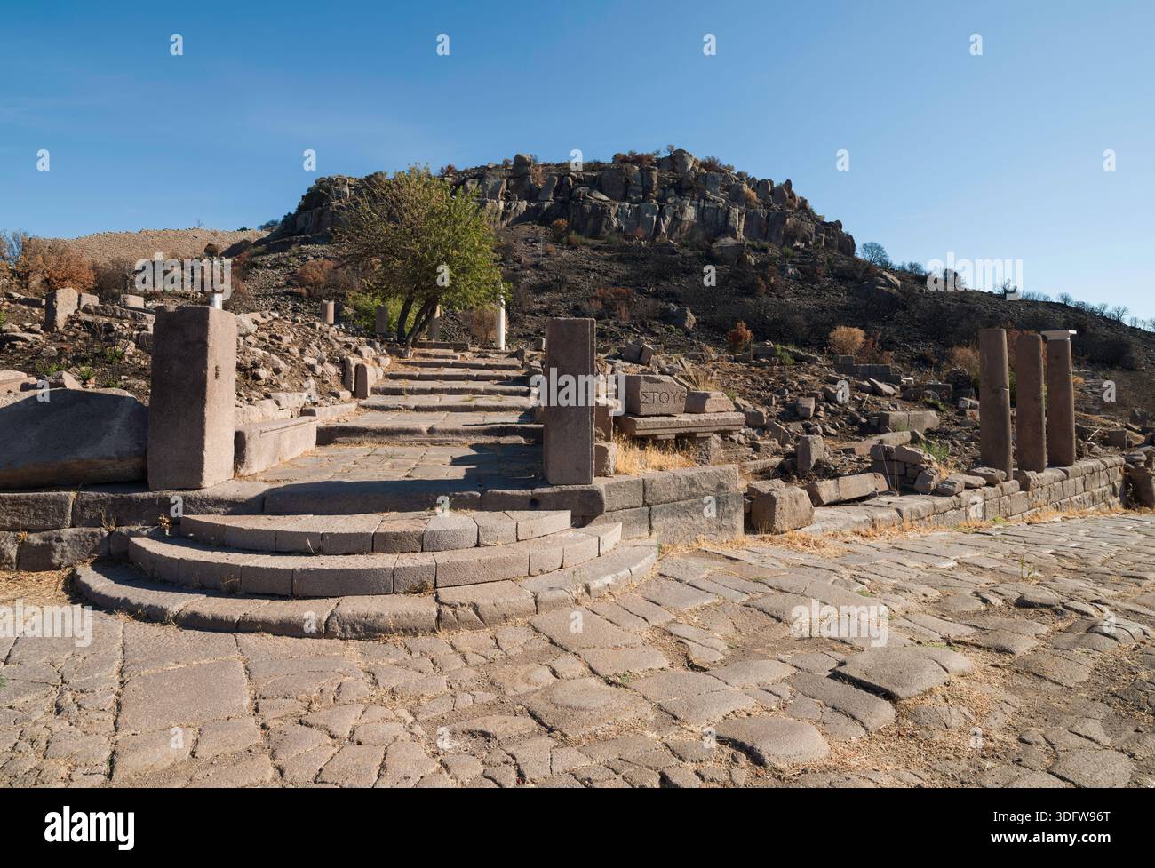 Assos ancienne ville, ancienne colonie et ruines. Une grande ville antique sur la côte égéenne. Berhamkale, Çanakkale, Türkiye Banque D'Images