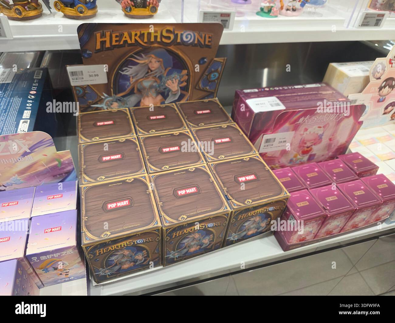 Jouets à vendre à l'intérieur du concessionnaire Simon Mall Banque D'Images