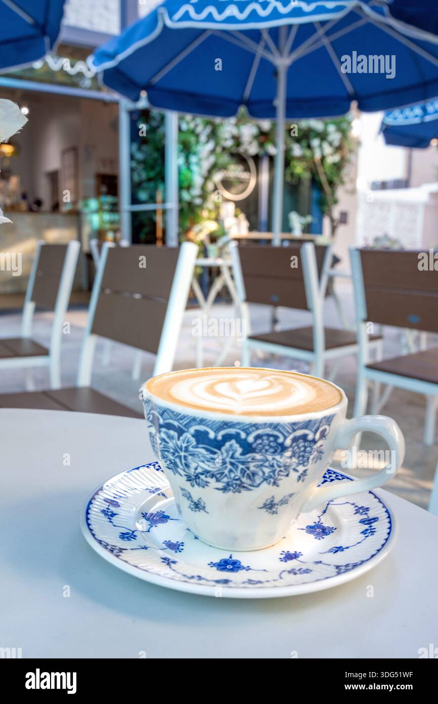 Cappuccino au Mamas French Cafe, Design District Miami, Floride, États-Unis d'Amérique, États-Unis Banque D'Images