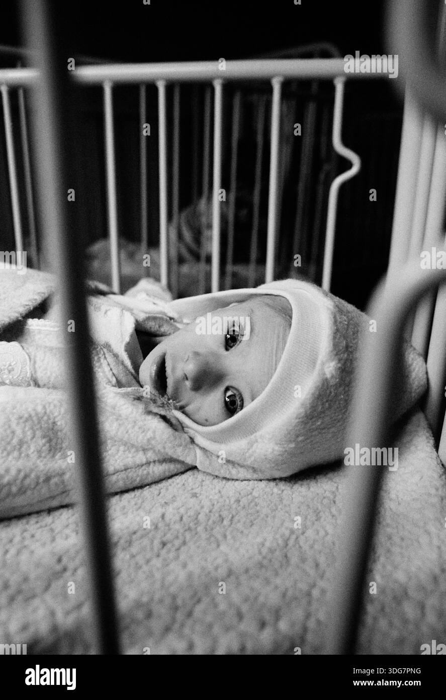 Photographie de John Angerson. 1990 L'hôpital Colentina de Bucarest était l'une des principales institutions médicales qui s'occupaient des malades du sida en Roumanie Banque D'Images