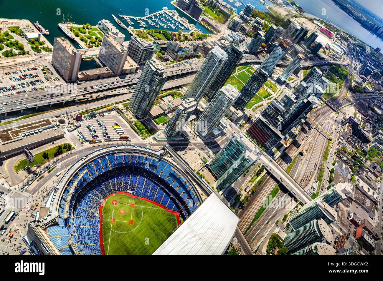 Perspective aérienne de l'horizon de Toronto. Toronto est la ville la plus peuplée du Canada et la capitale de la province canadienne de l'Ontario Banque D'Images