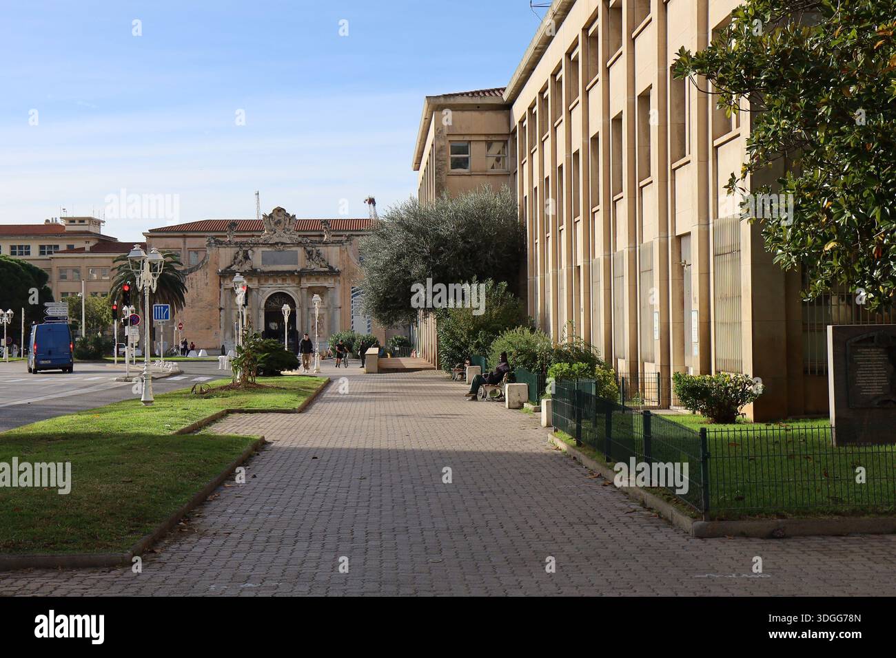 Rue typique, ville de Toulon, département du Var, France Banque D'Images