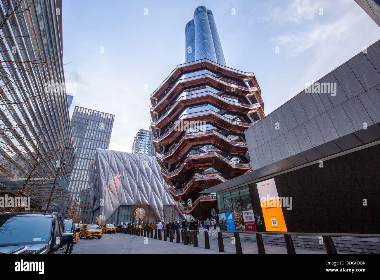 Ascension vers de nouveaux sommets à l'incroyable navire de Hudson Yards. Banque D'Images