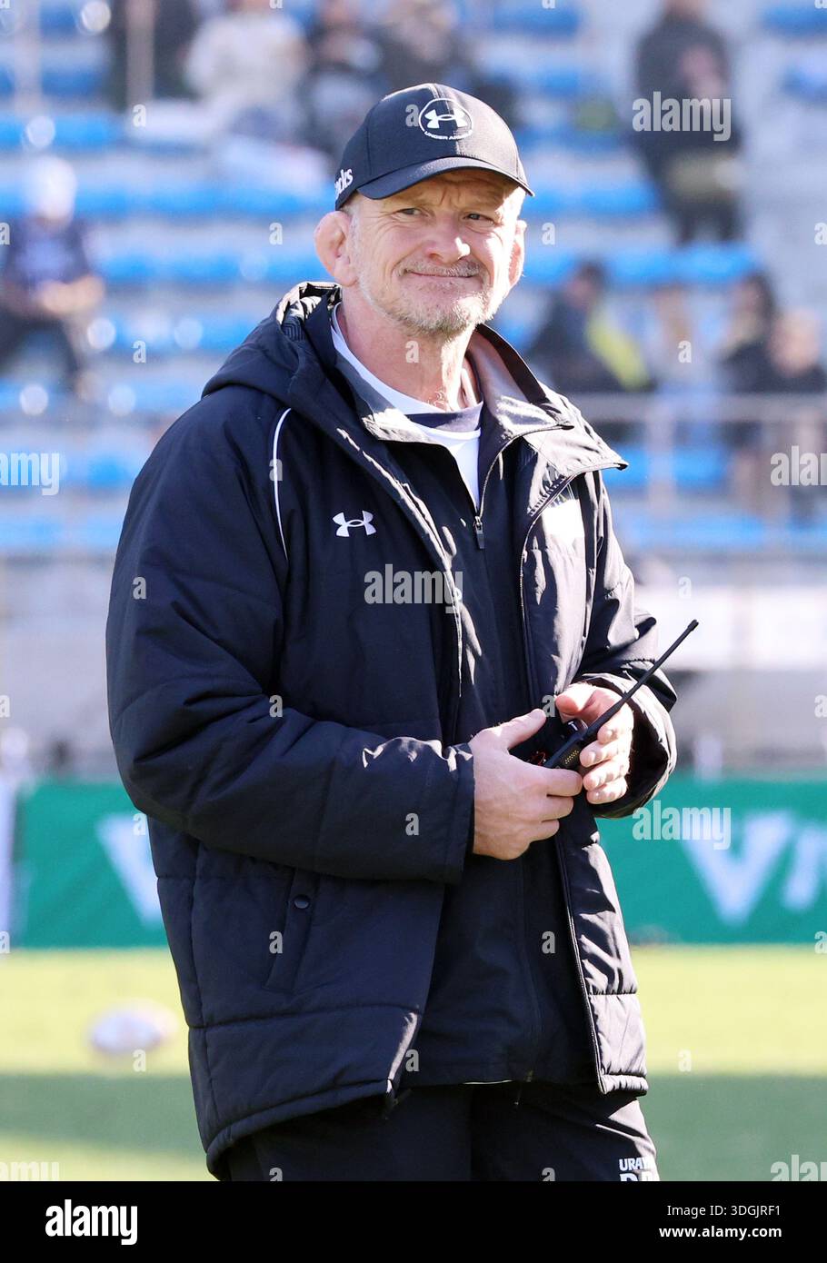 Tokyo, Japon. 17 janvier 2026. Graham Rowntree, entraîneur-chef des Urayasu d-Rocks, regarde l'échauffement des joueurs avant de commencer le match de Japan Rugby League One contre Toshiba Brave lupus Tokyo au stade de rugby Prince Chichibu à Tokyo le samedi 17 janvier 2026. Brave lupus bat d-Rocks 38-27. (Photo de Yoshio Tsunoda/AFLO) Banque D'Images
