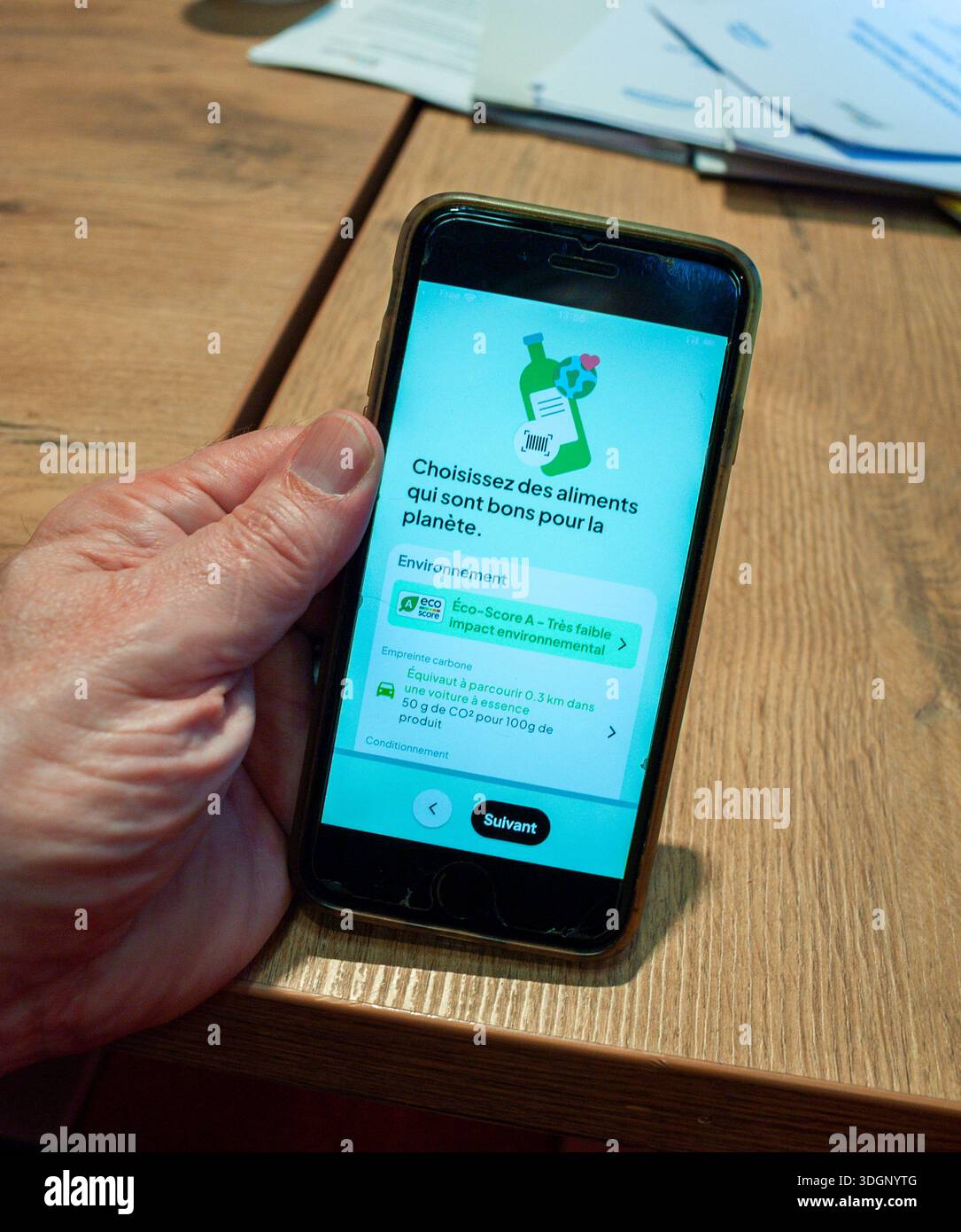 Paris, France, gros plan, utilisé Smart Phone, iPhone en main Banque D'Images