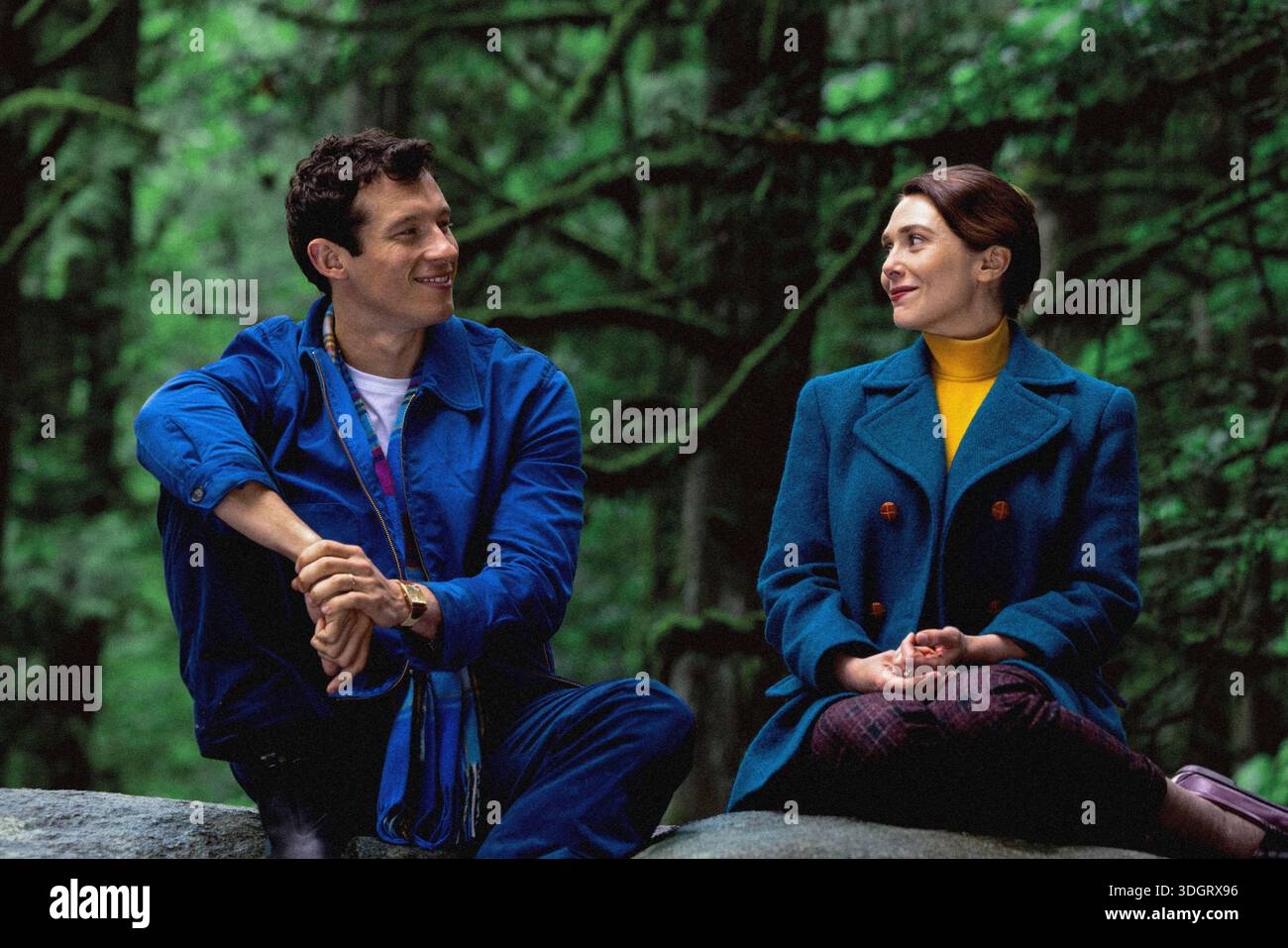 Éternité Callum Turner et Elizabeth Olsen Banque D'Images