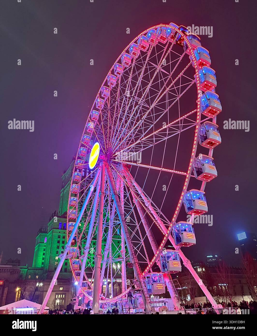 La roue à charrettes à Varsovie - Image de stock capturée avec un smartphone