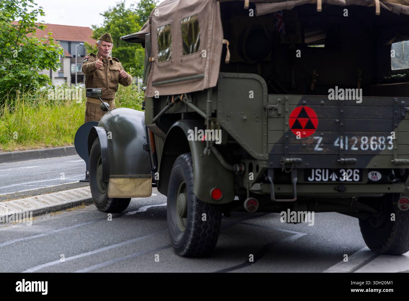 Les véhicules de la seconde Guerre mondiale fournis par War and Peace Displays stationnent au Commonwealth War graves à Dunkerque le 22 mai 2025 pour soutenir les événements du 85 Banque D'Images