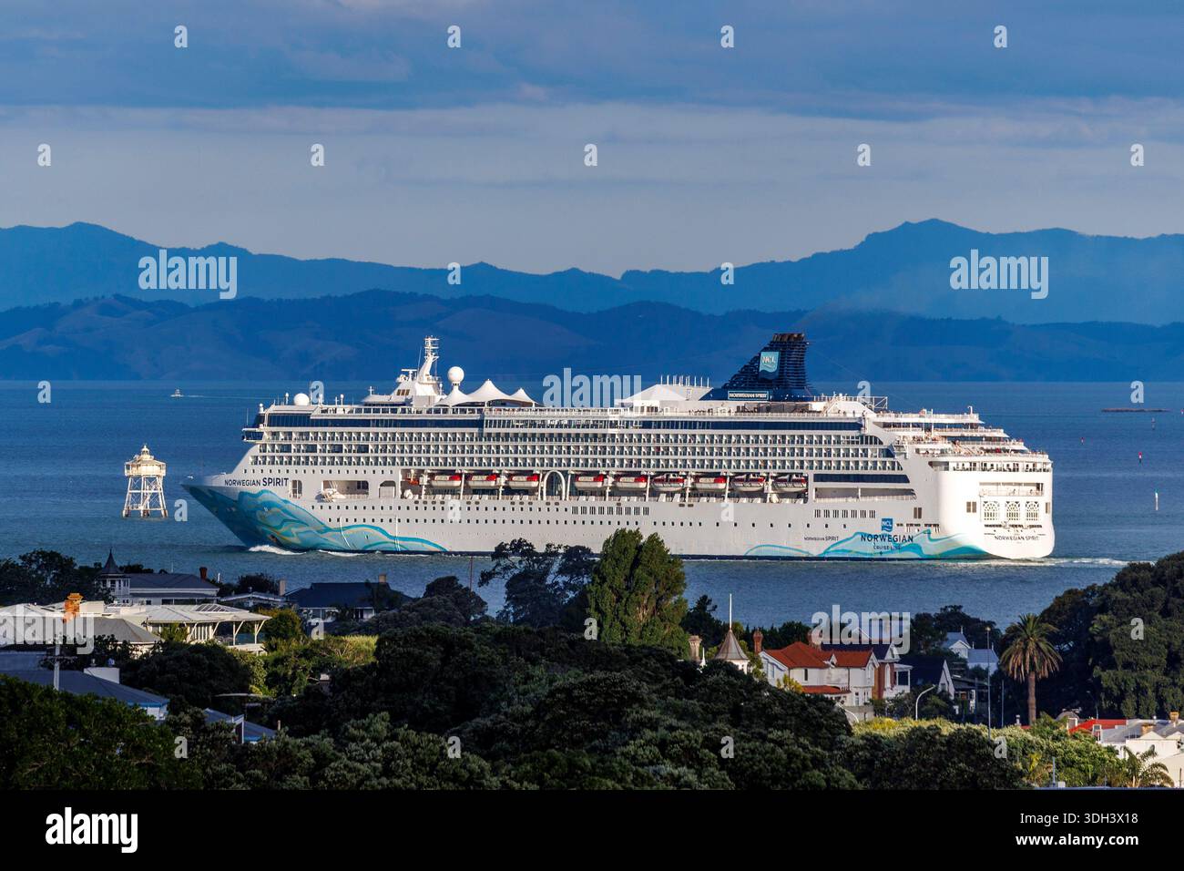 Le NORWEGIAN SPIRIT (IMO 9141065, MMSI 311746000) est un navire à passagers construit en 1998 et battant actuellement pavillon des Bahamas. Banque D'Images