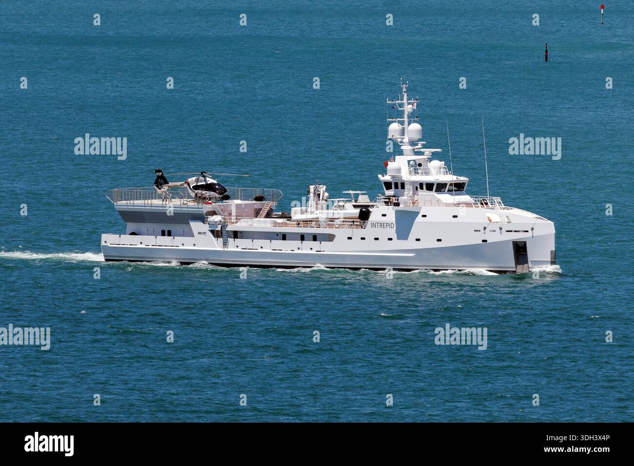 Le navire de soutien Intrepid de 69 mètres, construit par Damen Yachting en 2016, est le compagnon dédié du superyacht Infinity. Banque D'Images