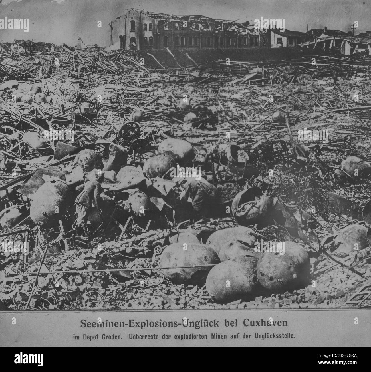 Accident d'explosion d'une mine de mer près de Cuxhaven dans le dépôt de Groden. Après la première Guerre mondiale, les munitions et les mines ont été désamorcées dans le dépôt de la mine Groden. Banque D'Images