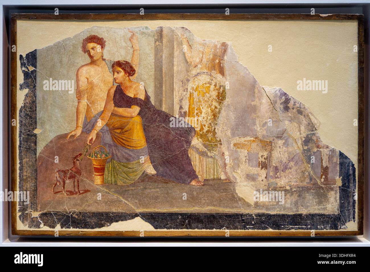 Fragment de peinture murale : femme à côté un faon, scène culte bachiques ? Autour de 30-50AD. En plein air. De Pompéi, Italie. Banque D'Images