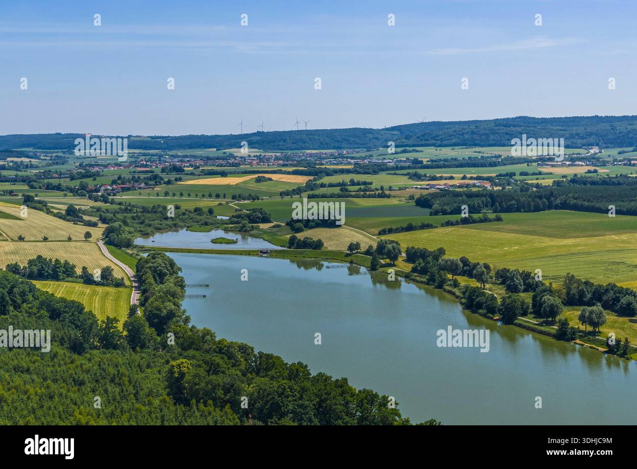 Vue d'en haut de la zone de loisirs Bucher See dans la vallée de Jagst près d'Ellangen dans l'est de Württemberg Banque D'Images