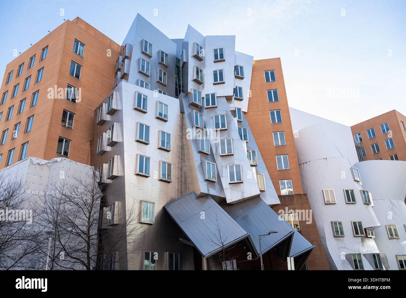 15.12.2025, Boston, Massachusetts, États-Unis (USA) - vue du Ray and Maria Stata Center sur le campus du MIT (Massachusetts Institute of Technology). Banque D'Images