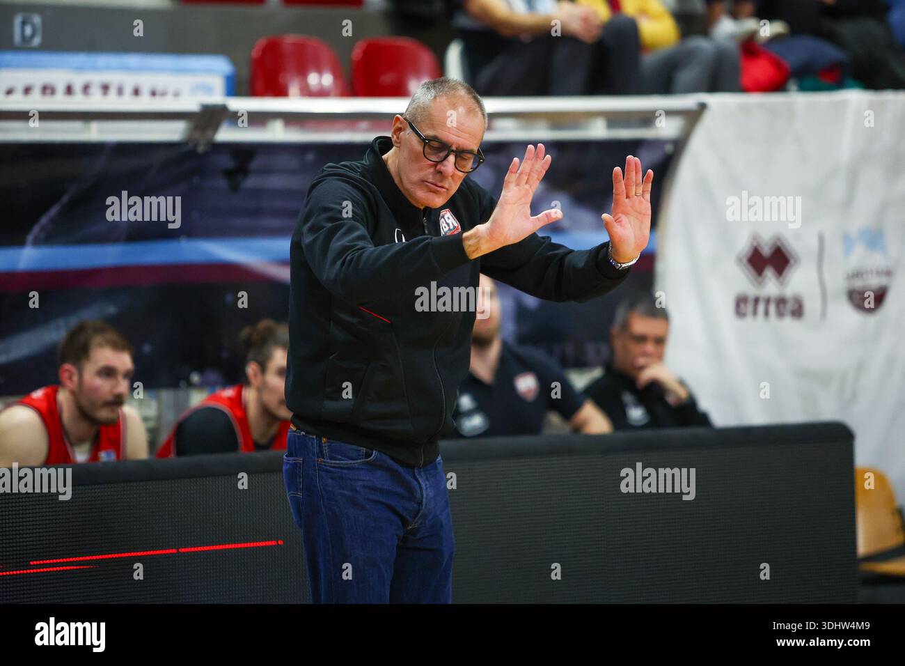 Sandro Dell'Agnello (ITA) - entraîneur-chef Dole basket Rimini pendant Real Sebastiani Rieti vs Dole basket Rimini - Stagione 2025-26 Campionato Italiano P Banque D'Images