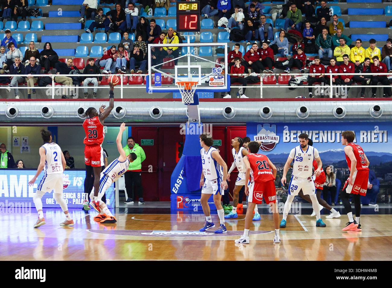 #29 Gora Camara (SEN) - Dole basket Rimini pendant Real Sebastiani Rieti vs Dole basket Rimini - Stagione 2025-26 Campionato Italiano Pallacanestro - Banque D'Images