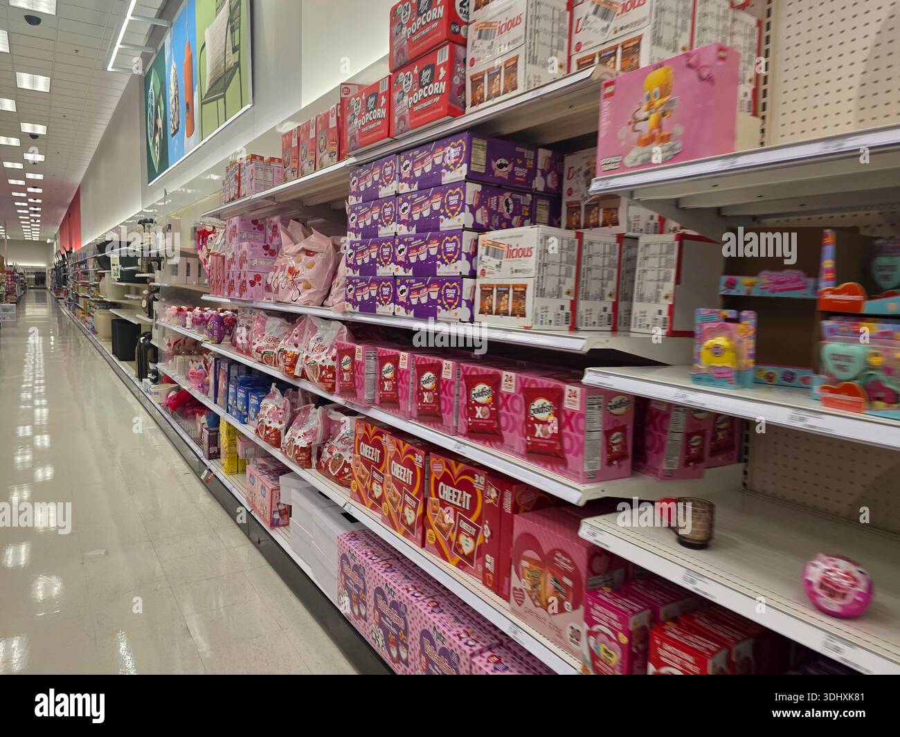 Balayer les produits des magasins Target Banque D'Images