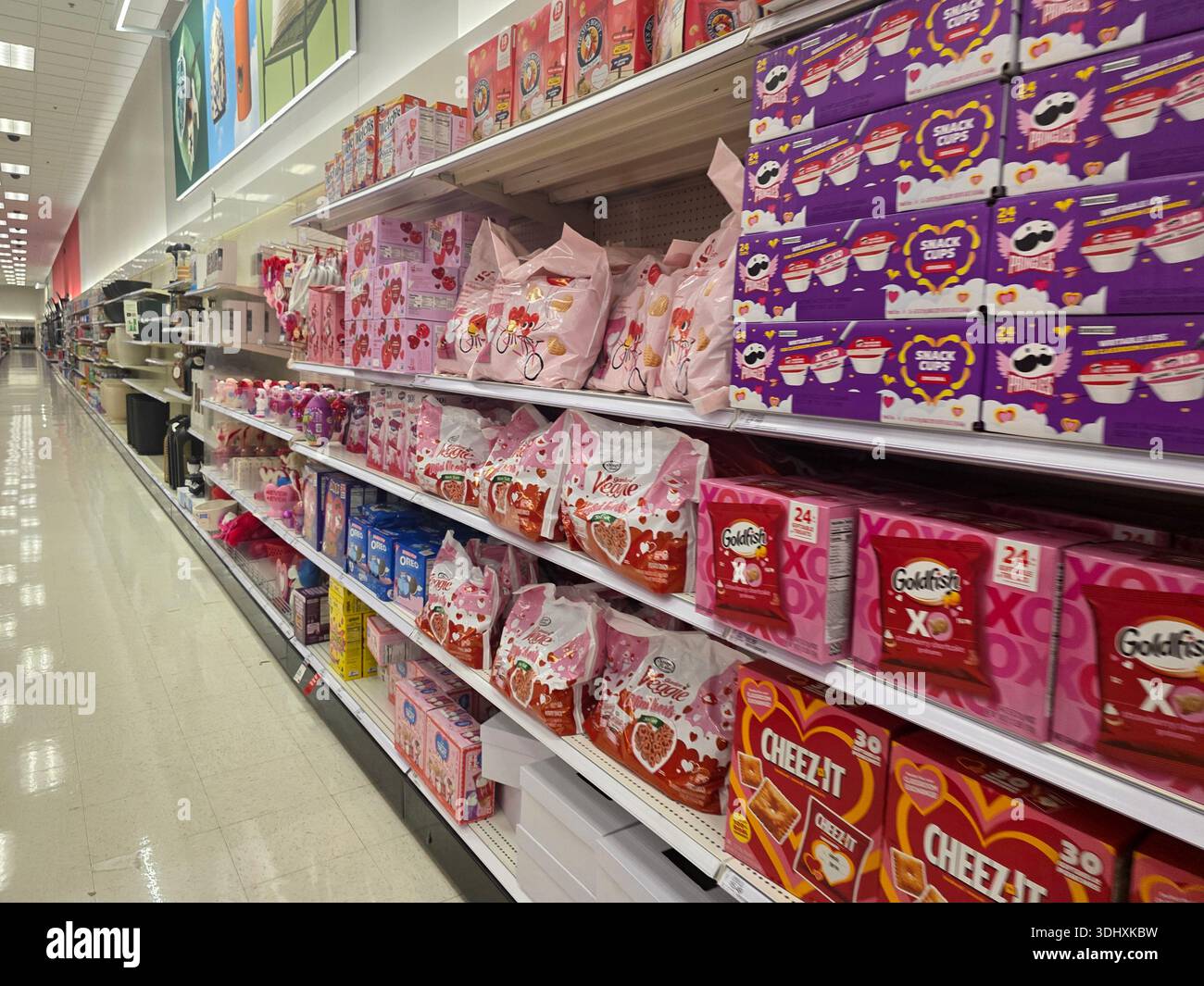 Balayer les produits des magasins Target Banque D'Images