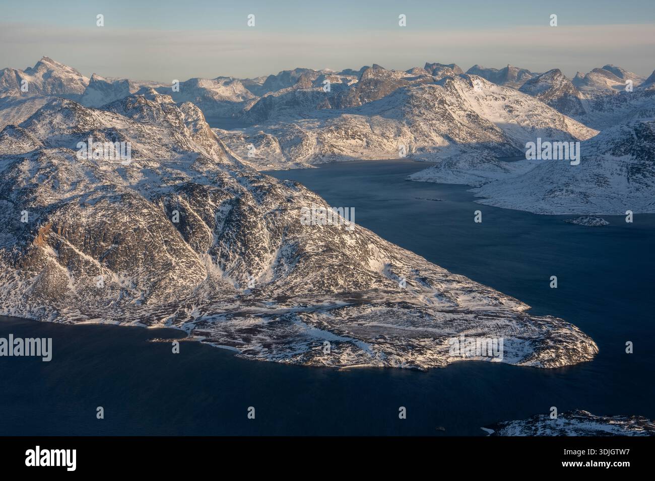 Nuuk, Groenland 20260126. Un avion prend une photo des montagnes ...