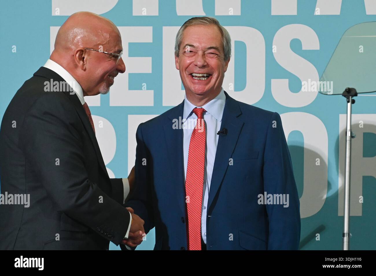 The Nash Room, 116 Pall Mall, Londres, Royaume-Uni. 12 janvier 2026. Nigel Farage, chef du parti réformiste britannique, annonce Nadhim Zahawi comme nouveau membre dans une presse Banque D'Images