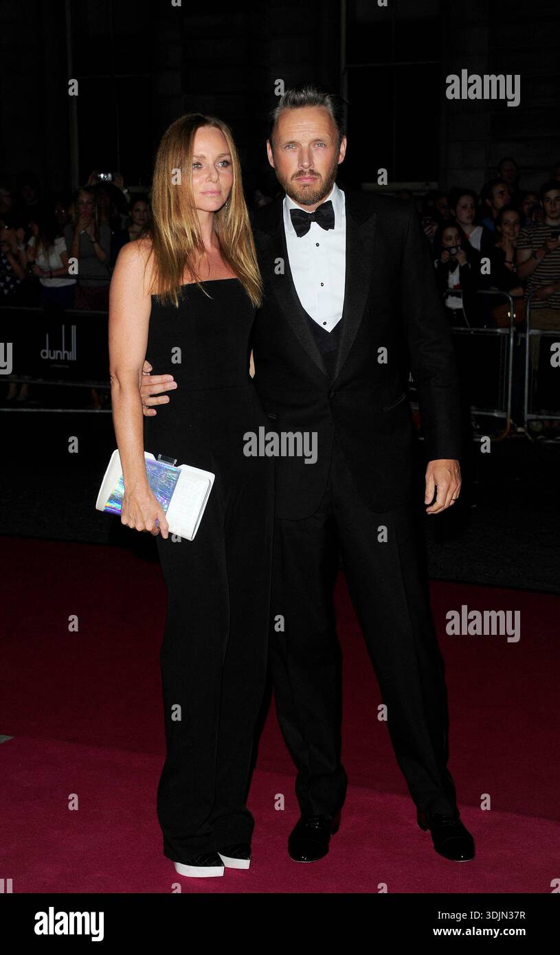 Londres, Royaume-Uni. Stella McCartney et Alasdhair Willis aux GQ Men of the Year Awards au Royal Opera House de Covent Garden. 4 septembre 2012. Ref : LMK92-40414-050912 SYD/Landmark Media WWW.LMKMEDIA.COM AUCUNE UTILISATION DU SITE WEB SANS ACCORD OU ARRANGEMENT PRÉALABLE Banque D'Images