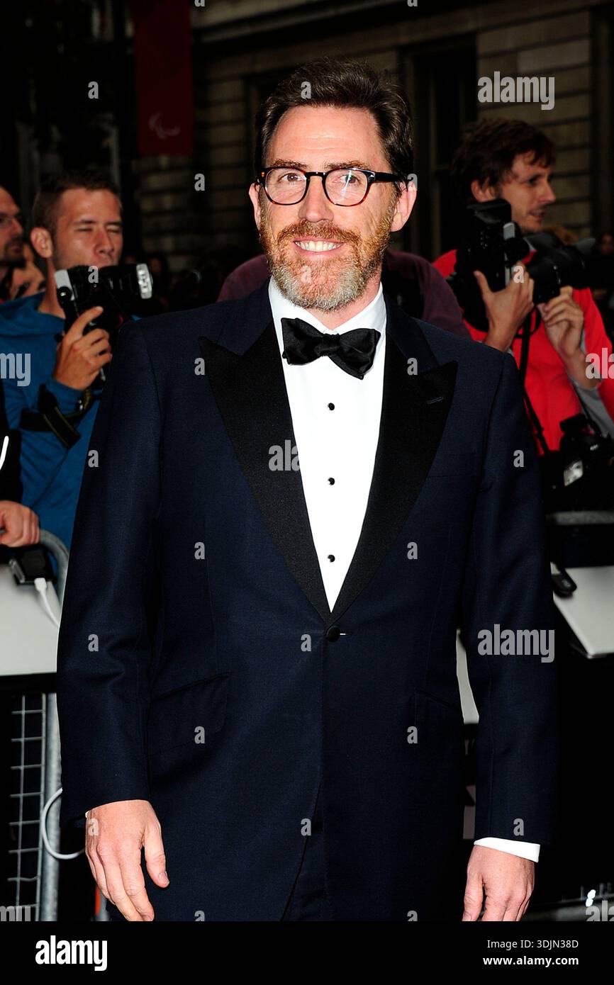 Londres, Royaume-Uni. Rob Brydon aux GQ Men of the Year Awards au Royal Opera House de Covent Garden. 4 septembre 2012. Ref : LMK92-40414-050912 SYD/Landmark Media WWW.LMKMEDIA.COM AUCUNE UTILISATION DU SITE WEB SANS ACCORD OU ARRANGEMENT PRÉALABLE Banque D'Images