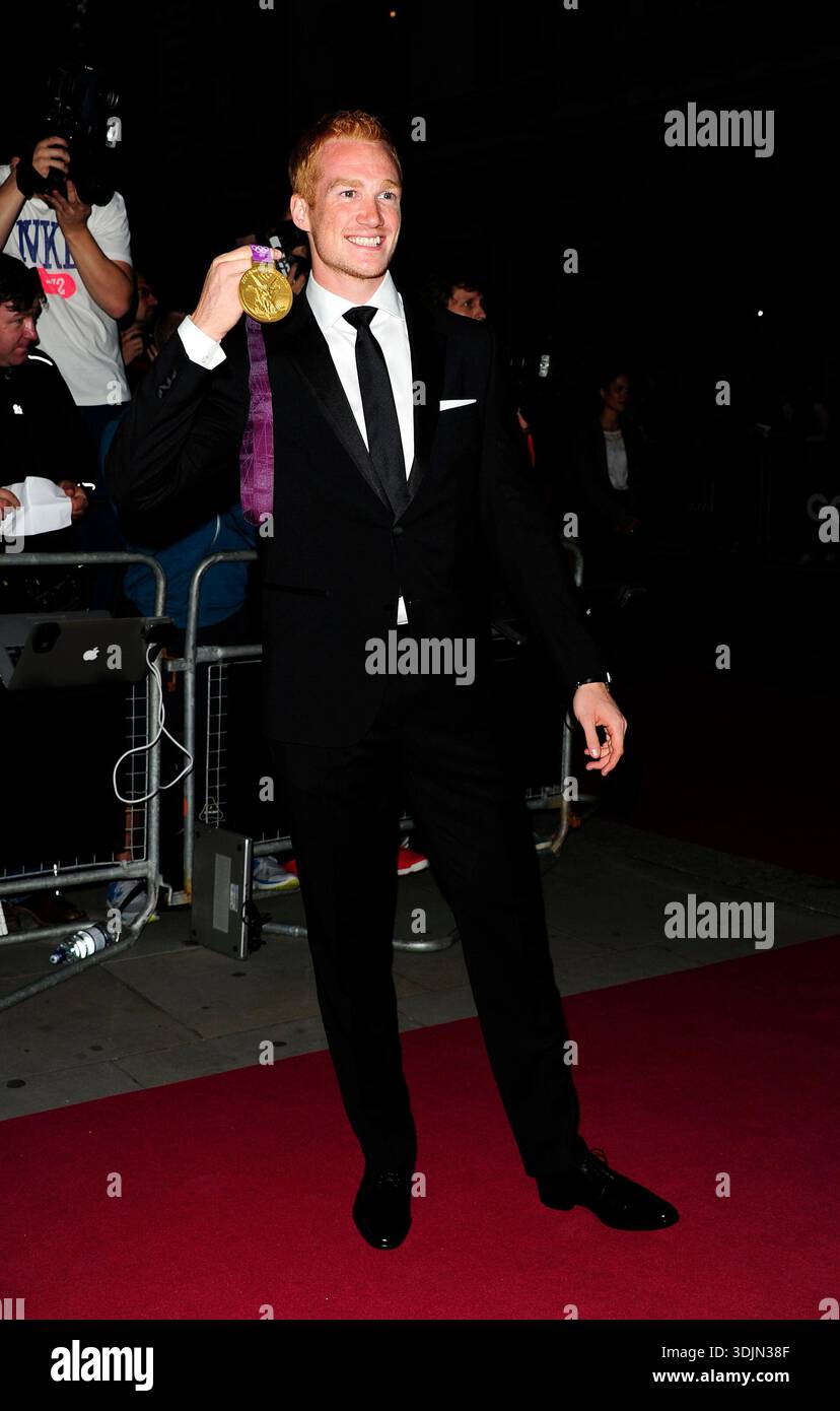 Londres, Royaume-Uni. Greg Rutherford aux GQ Men of the Year Awards au Royal Opera House de Covent Garden. 4 septembre 2012. Ref : LMK92-40414-050912 SYD/Landmark Media WWW.LMKMEDIA.COM AUCUNE UTILISATION DU SITE WEB SANS ACCORD OU ARRANGEMENT PRÉALABLE Banque D'Images