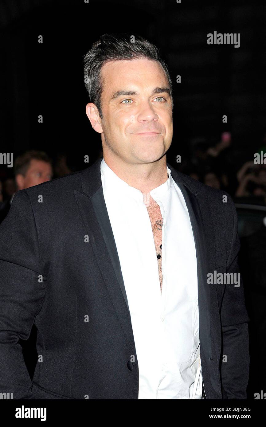 Londres, Royaume-Uni. Robbie Williams aux GQ Men of the Year Awards au Royal Opera House de Covent Garden. 4 septembre 2012. Ref : LMK92-40414-050912 SYD/Landmark Media WWW.LMKMEDIA.COM AUCUNE UTILISATION DU SITE WEB SANS ACCORD OU ARRANGEMENT PRÉALABLE Banque D'Images