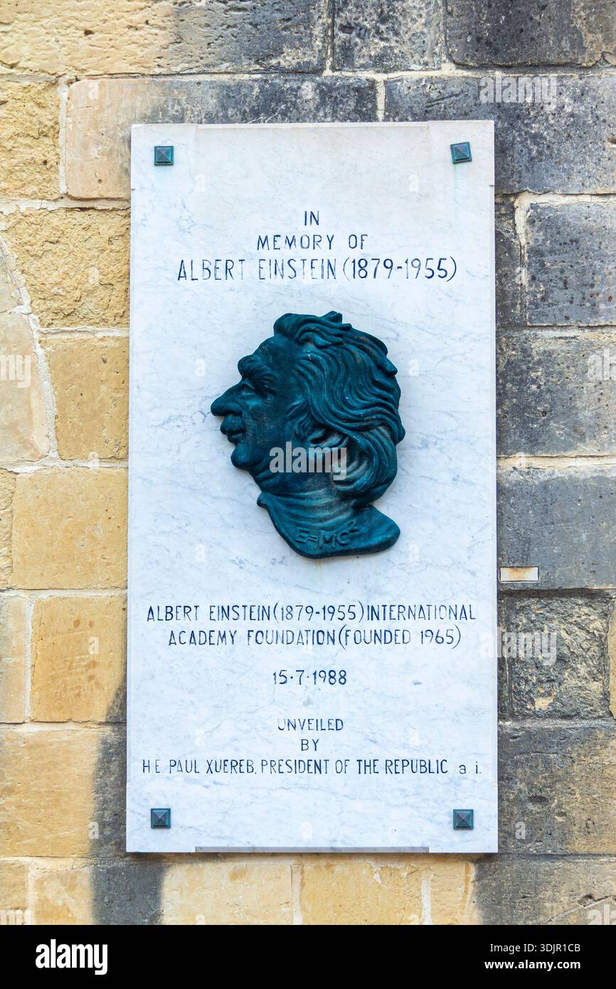 Plaque à Albert Einstein à Upper Barrakka à la Valette Malte Banque D'Images