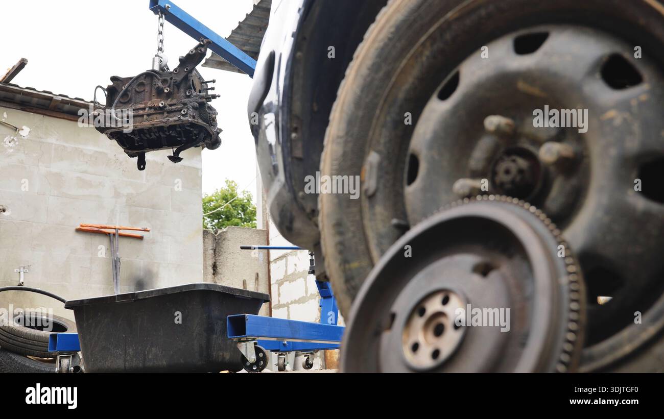 Moteur d'une voiture en reparation Banque de photographies et d’images ...