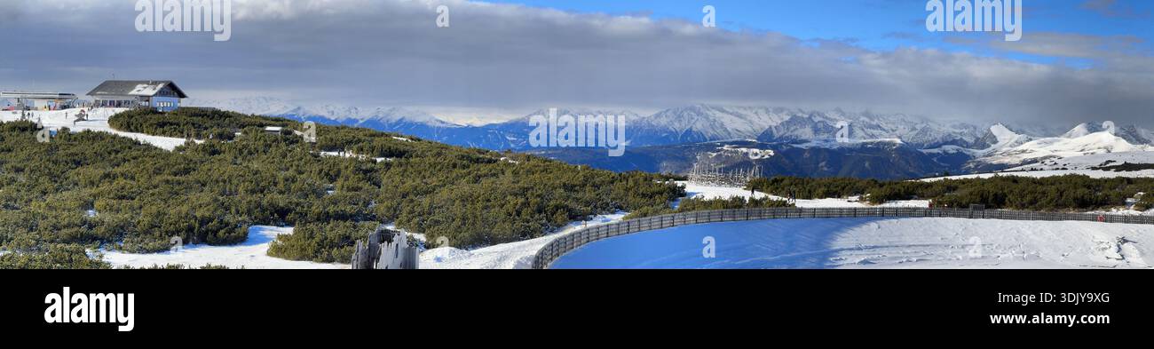 La montagne Rittner Horn (Corno del Renon) a un petit domaine skiable - Klobenstien, Italie Banque D'Images